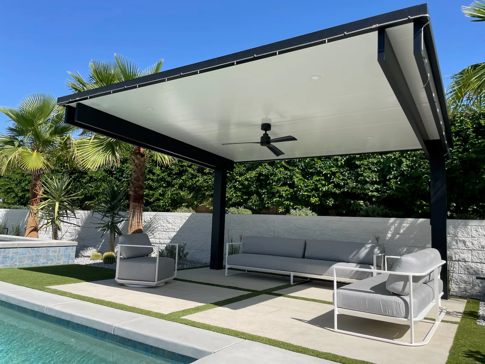 4K freestanding insulated cantilevered structure for a luxury patio