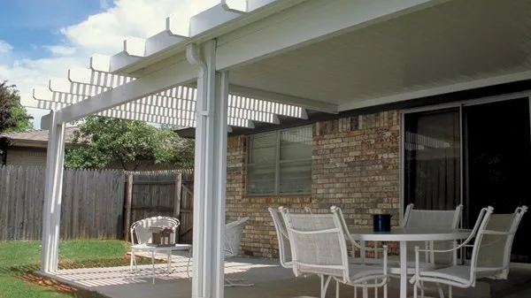 Solid patio cover combined with a slatted pergola section