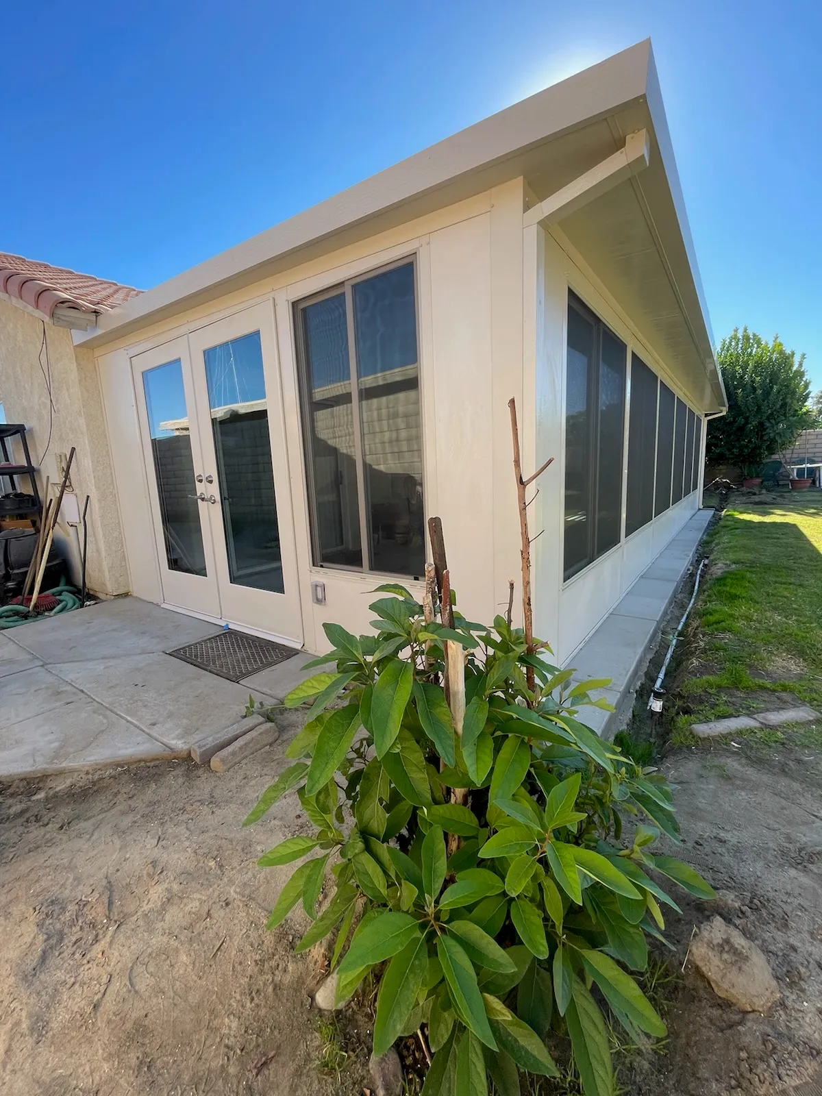 Duralum room enclosure for a DFW home — corner view